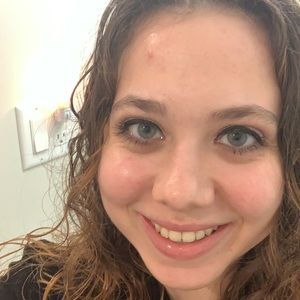 Meet your Posher, Avigial